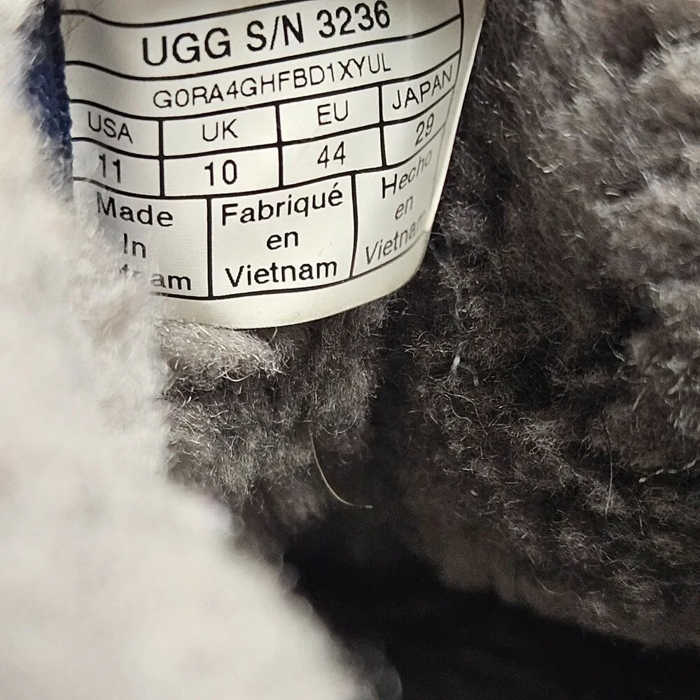 UGG Boots Neumen Chukka Mens 11 Navy Blue Lace Up Casual Ankle Top SN 3236